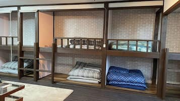 1 bedroom, desk, free WiFi, bed sheets