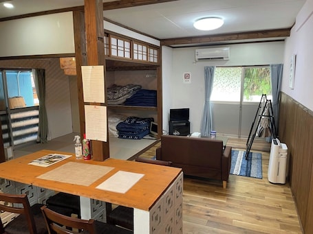 Interior. Nonsmoking Relaxed life on Amami Oshima Modern / Oshima-gun Kagoshima