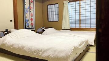 2 bedrooms, desk, free WiFi, bed sheets
