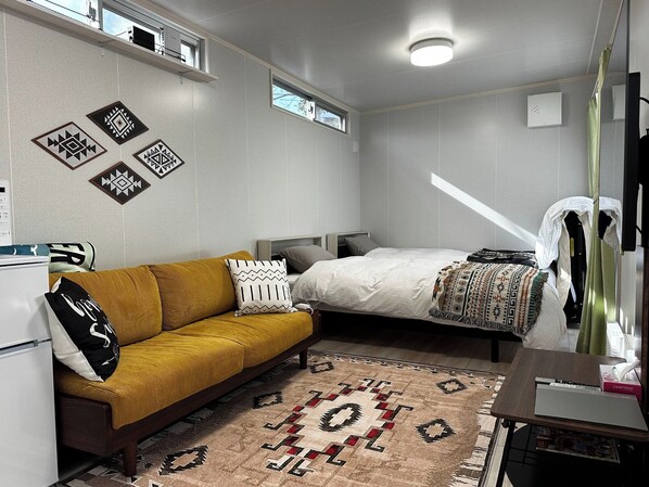 1 bedroom, desk, free WiFi, bed sheets