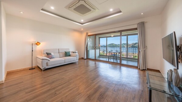 Habitación básica, 1 habitación (Peulluteu) | 1 dormitorio y wifi gratis