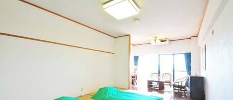 1 dormitorio, escritorio, tabla de planchar con plancha y wifi gratis