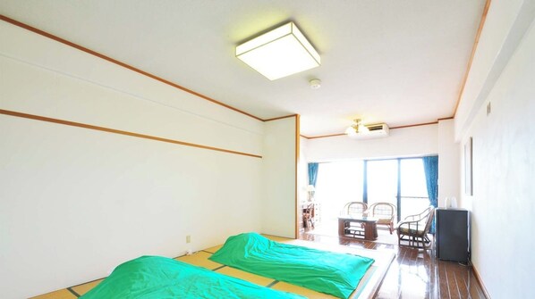 1 sovrum, skrivbord, strykjärn/strykbräda och gratis wi-fi