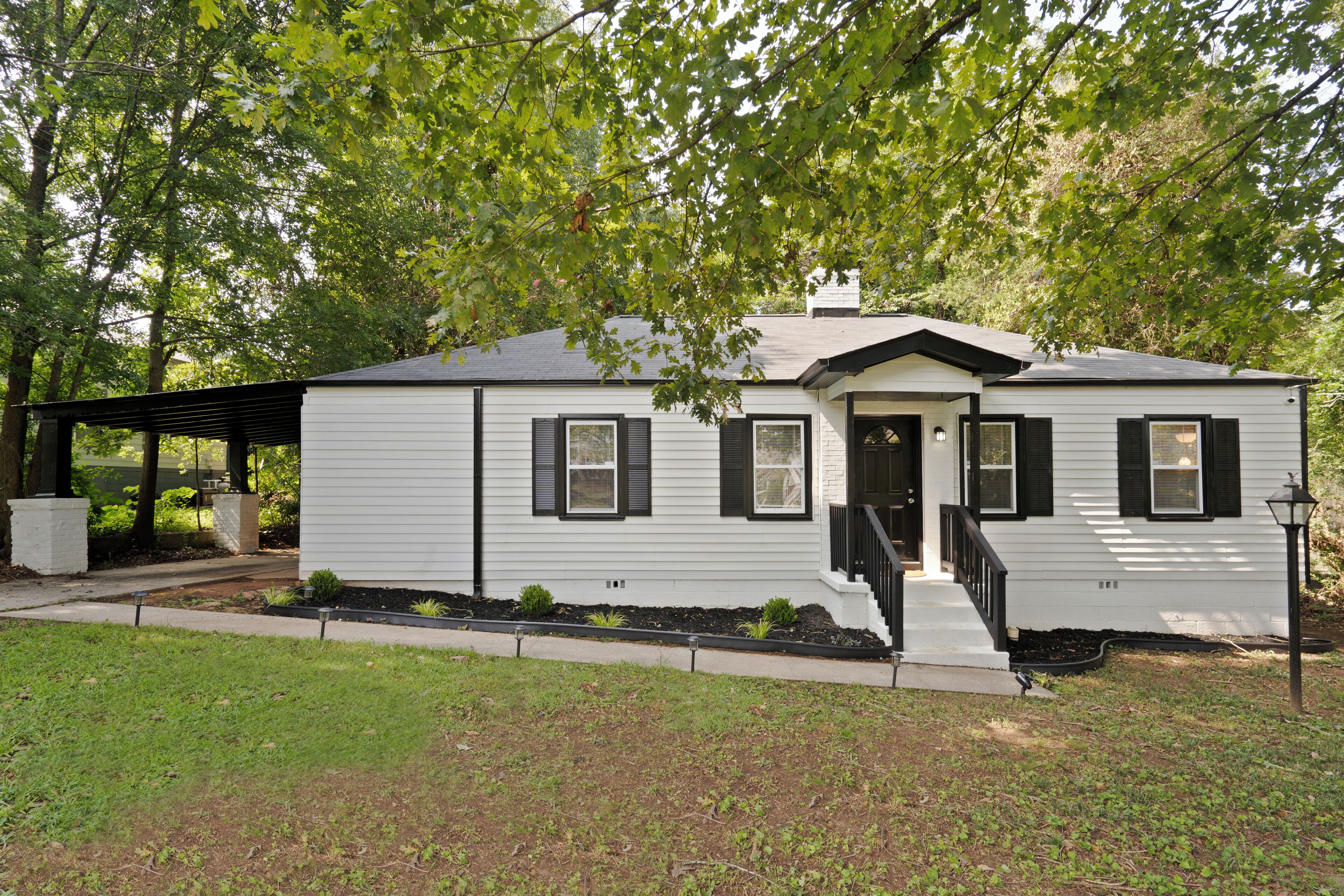 Decatur's Gem: Bungalow, Pet-Friendly