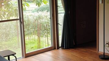 1 bedroom, desk, free WiFi, bed sheets