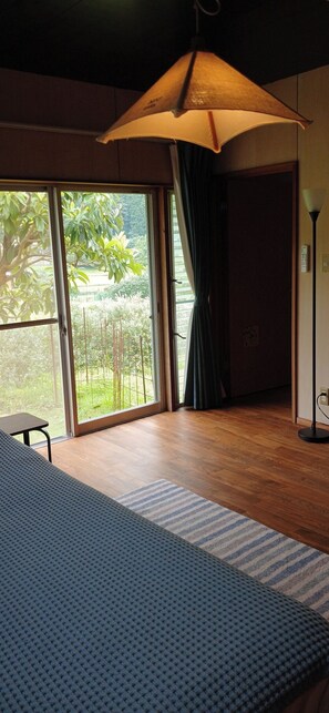 1 habitación, escritorio, wifi gratis y ropa de cama 