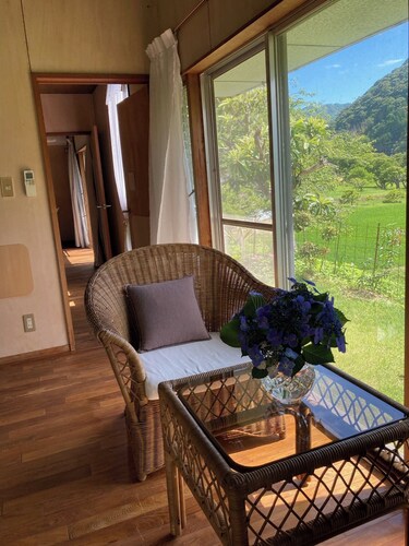 A space to enjoy Satoyama life / Kamo Shizuoka