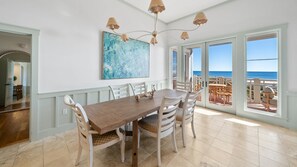 Dining - "Vitamin Sea" | Beachfront | 4 Bikes Included (Inlet Beach)