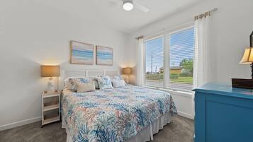 3 slaapkamers, een strijkplank/strijkijzer, wifi, beddengoed