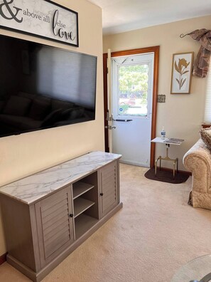 Smart TV - Bayshore Breeze
(Hampton)