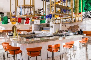 Bar (in der Unterkunft)