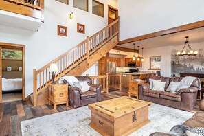 テレビ、暖炉、テレビゲーム、ステレオ