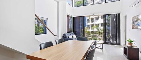 2 Bedroom Apartment | In-room dining