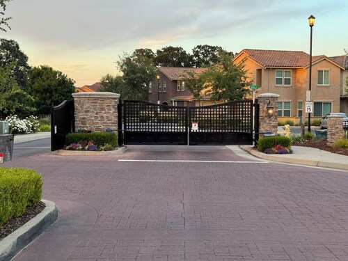 A's Baseball Season Rental Property - Easy freeway access - 5K