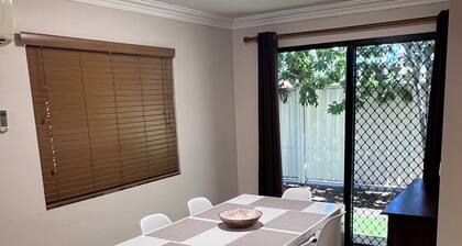Cozy 1-bedroom fully furnished unit in marvelous Emerald with WiFi, AC, Laundry