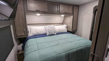 1 slaapkamer, een strijkplank/strijkijzer, gratis wifi, beddengoed