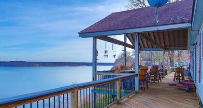 Open 4BR Floor Plan w/ Awesome View of Grand Lake Huge Deck Great for Families