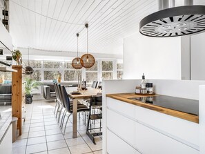 Refrigerador, microondas, horno y lavavajillas 