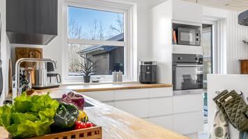 Réfrigérateur, micro-ondes, four, lave-vaisselle