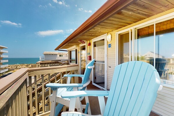 Property grounds - Charming Condo with Stunning Views and Family-Friendly Amenities (Ocean City)