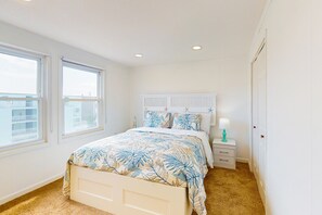 1 bedroom, internet, bed sheets - Charming Condo with Stunning Views and Family-Friendly Amenities (Ocean City)