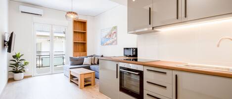 Réfrigérateur, micro-ondes, four, lave-vaisselle