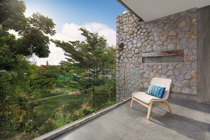 Design-Villa, 4 Schlafzimmer, eigener Pool, Seeblick | Balkon
