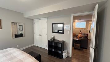 1 chambre, fer et planche à repasser, accès au Wi-Fi (inclus)