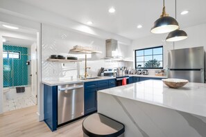 บ้านพัก | 5 ห้องนอน