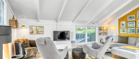 Télévision, cheminée