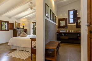 6 camere, ferro/asse da stiro, Wi-Fi gratuito, lenzuola