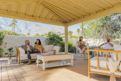 Palm Springs Desert Oasis.