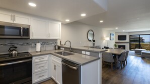 Unclassified image, 5 of 28, button - Seascape Resort-Amazing Pool & Ocean View 2BR! (Aptos)