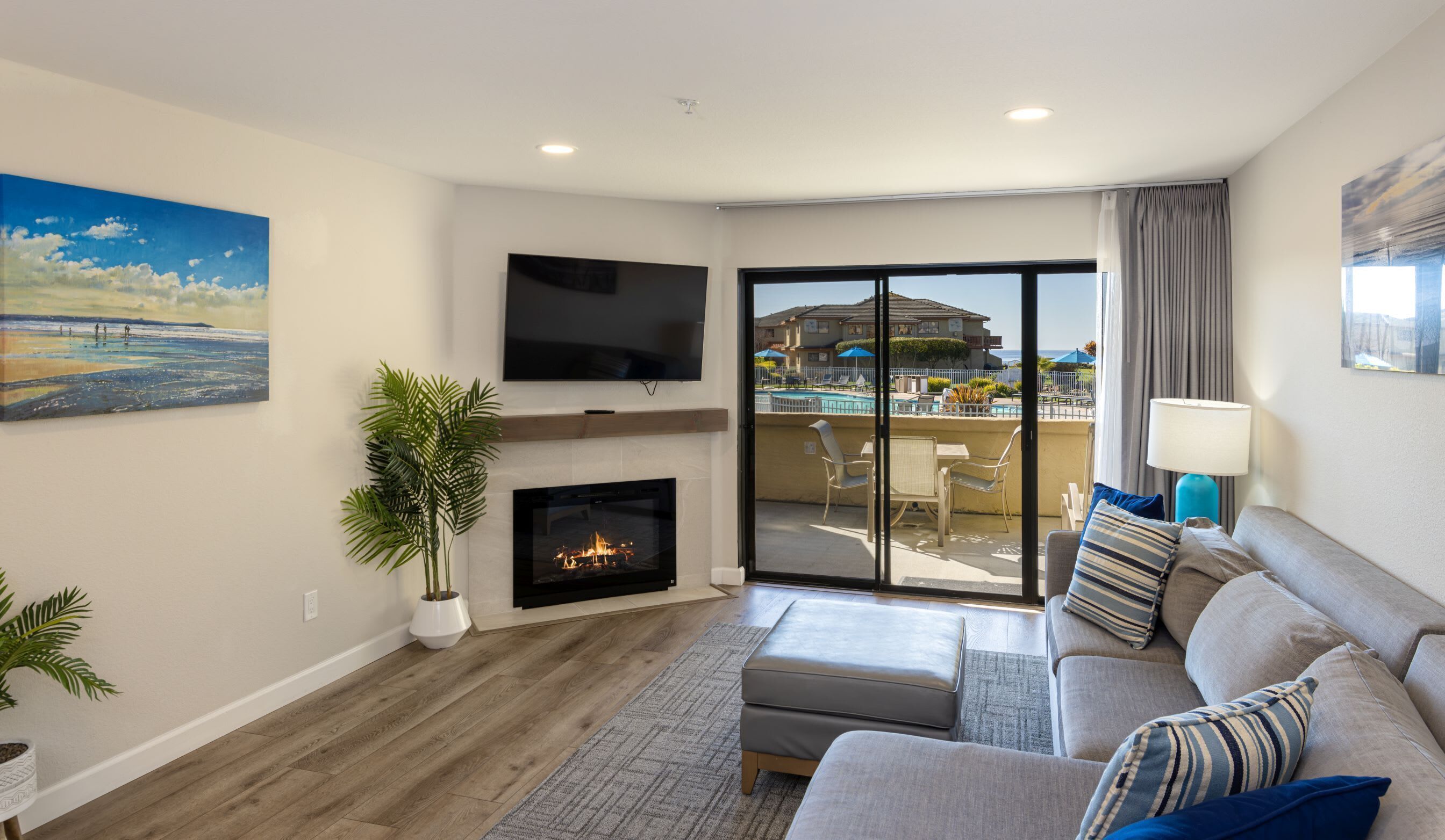 Téléviseur, foyer, bureau