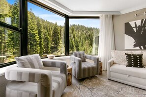 TV, fireplace, offices - Amazing Ski-In/Ski-Out Everline Condo (Olympic Valley)