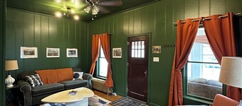 Upscale Downtown Livingston Suite a stone’s throw from the Yellowstone 