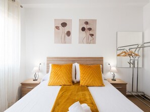 2 habitaciones, tabla de planchar con plancha, internet y ropa de cama 