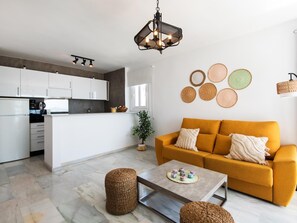 Televisión y chimenea 