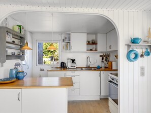 Fridge, microwave, dishwasher, cookware/dishes/utensils