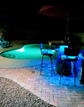 Pool - Charming, family friendly 4-bedroom house in NW Tucson with WiFi, AC and Pool (Tucson)