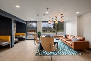 Interior - Airy First Hill Jr 1BR w/ Gym, Roof Lounge, W/D & Games, by Blueground (Seattle)