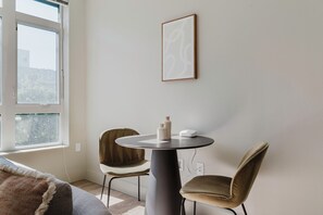 Dining - Airy First Hill Jr 1BR w/ Gym, Roof Lounge, W/D & Games, by Blueground (Seattle)