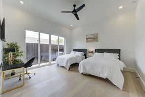 3 bedrooms, desk, iron/ironing board, free WiFi