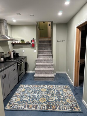 Oven, stovetop - Newly renovated, cozy downtown studio suite  (Livingston)