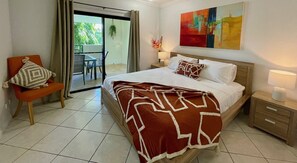 3 slaapkamers, een strijkplank/strijkijzer, reisbedje, gratis wifi