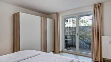 2 bedrooms, iron/ironing board, free WiFi, bed sheets