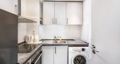 Ferienwohnung 'Aldars 10' mit Balkon, WLAN und Klimaanlage