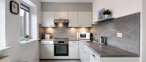 Fridge, microwave, oven, stovetop