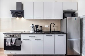 Fridge, microwave, oven, stovetop