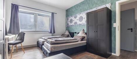 2 makuuhuonetta, silitysrauta/-lauta, ilmainen Wi-Fi, vuodevaatteet